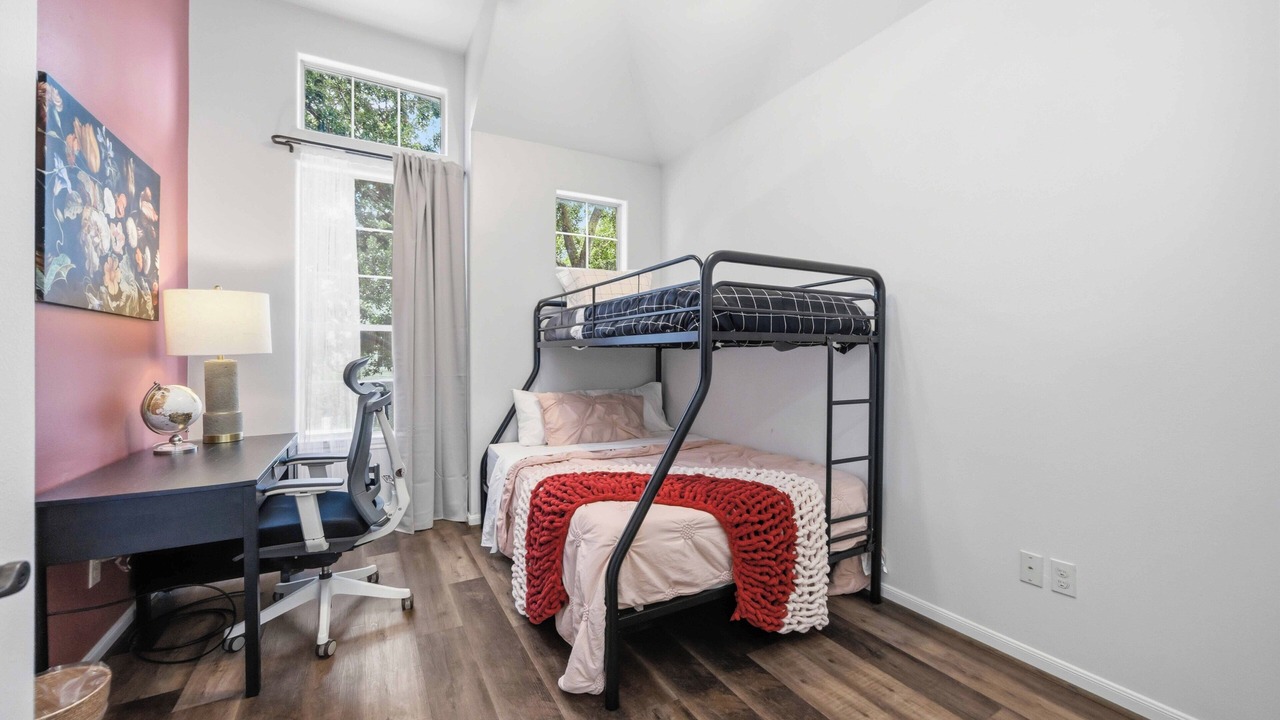 Photo of Bedroom in Washington Ave./ Memorial Park