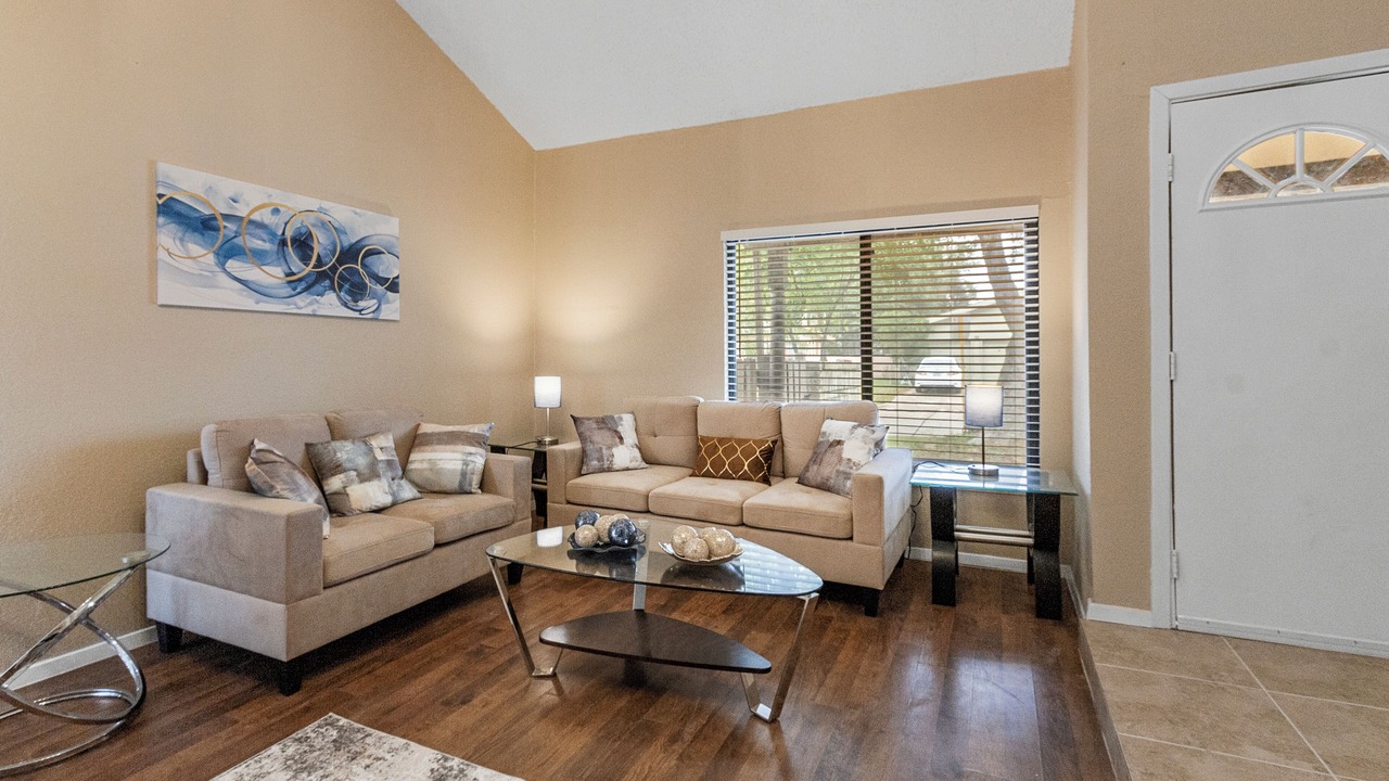 Photo of Livingroom in George Bush Park/Eldridge