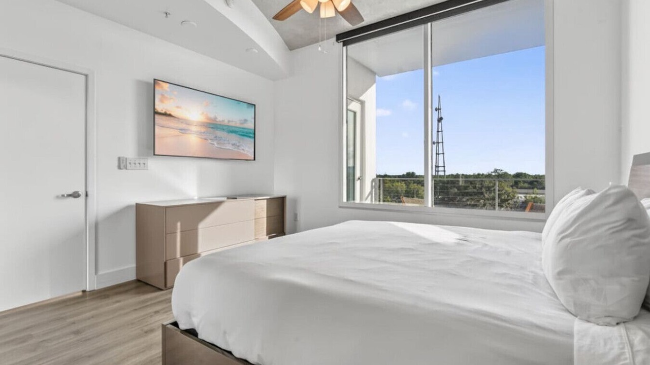 Photo of Bedroom in South Eola