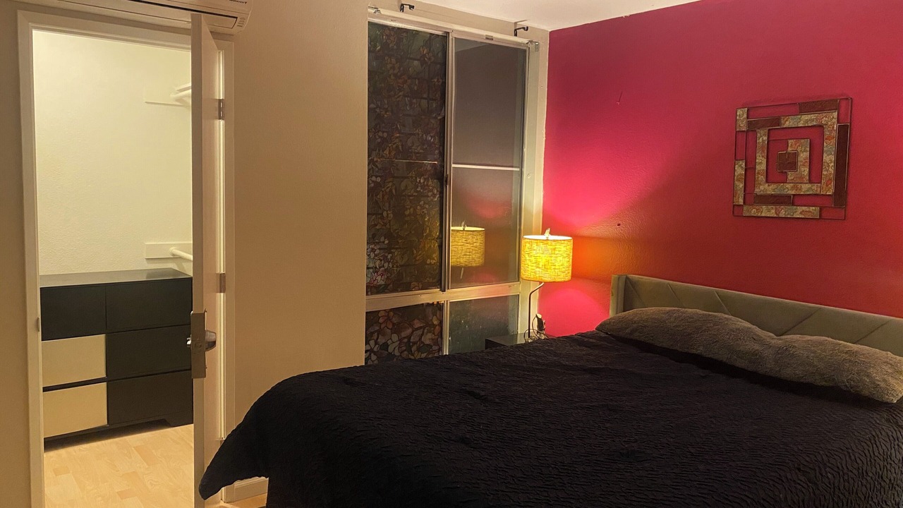 Photo of Bedroom in Koreatown