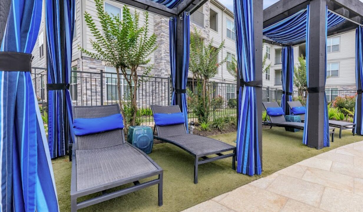 Photo of Patio Balcony in George Bush Park/Eldridge