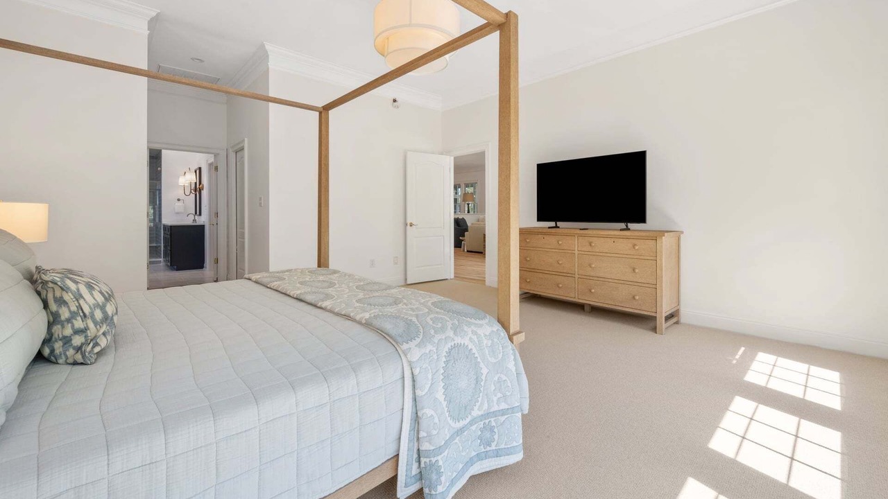 Photo of Bedroom in Debordieu Colony