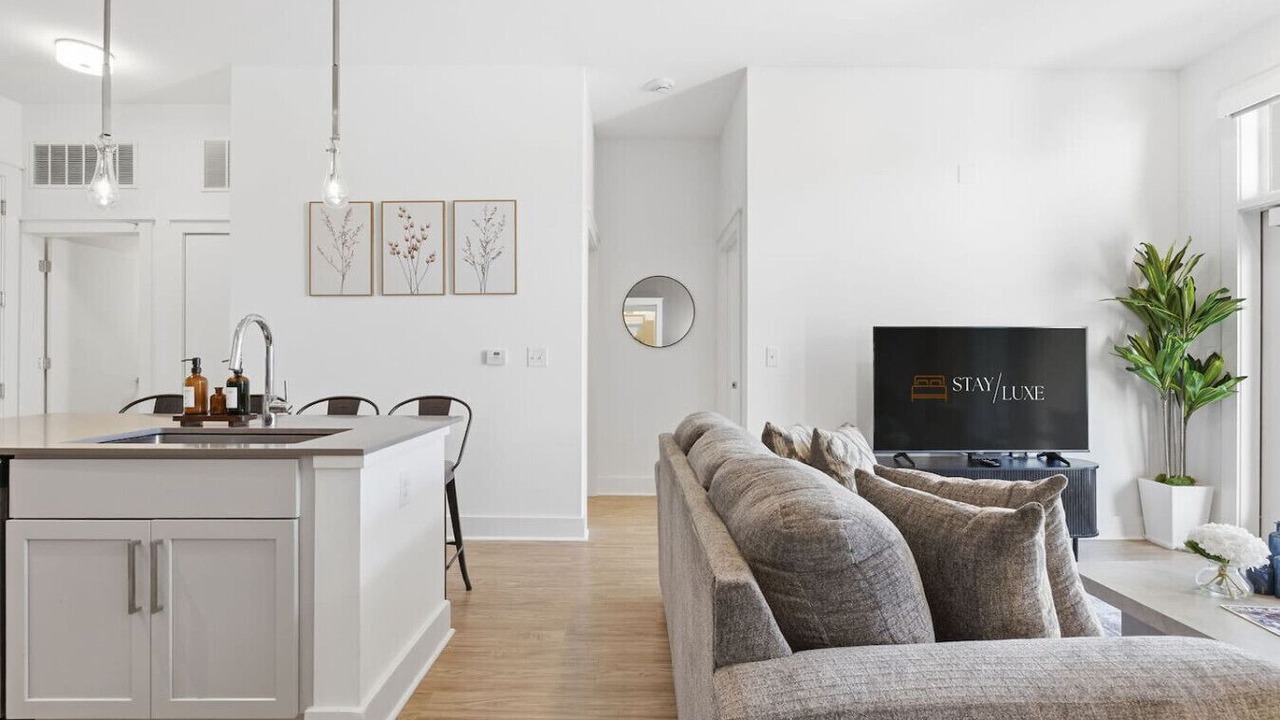Photo of Livingroom in Second Ward
