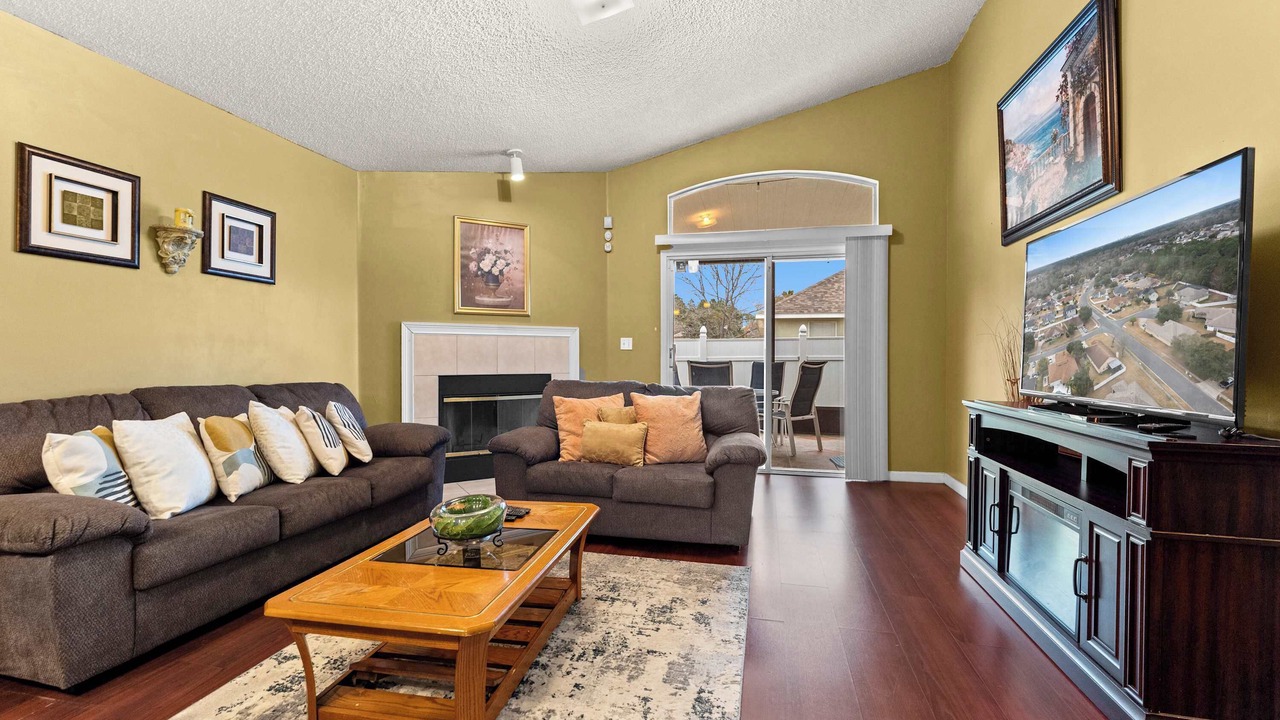 Photo of Livingroom in Northside