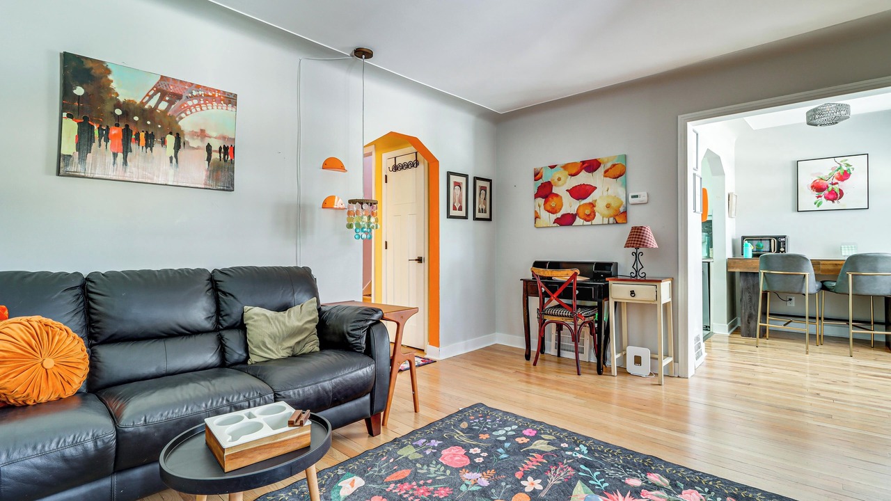 Photo of Livingroom in Berkley