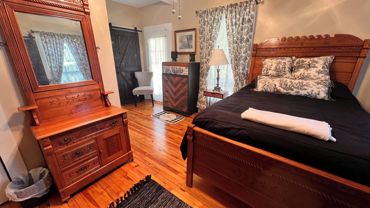 Photo of Bedroom in Shelby