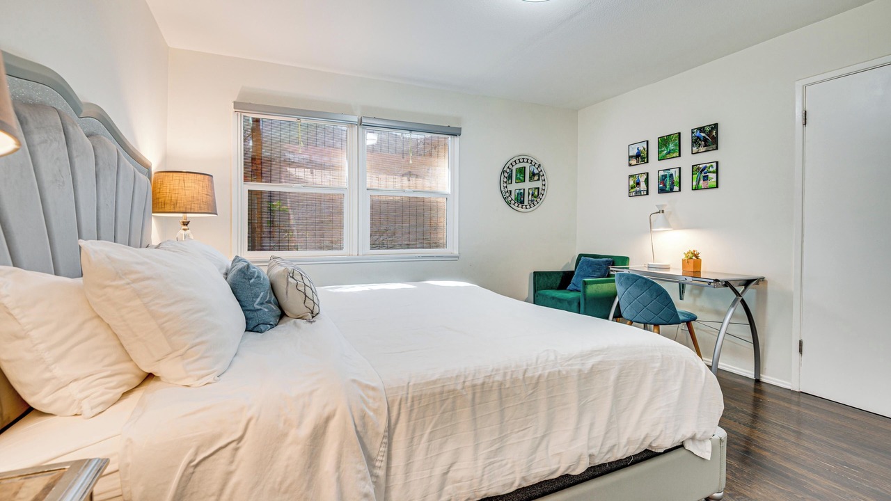 Photo of Bedroom in East Pasadena