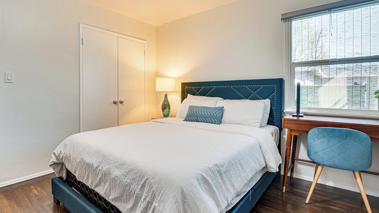 Photo of Bedroom in East Pasadena