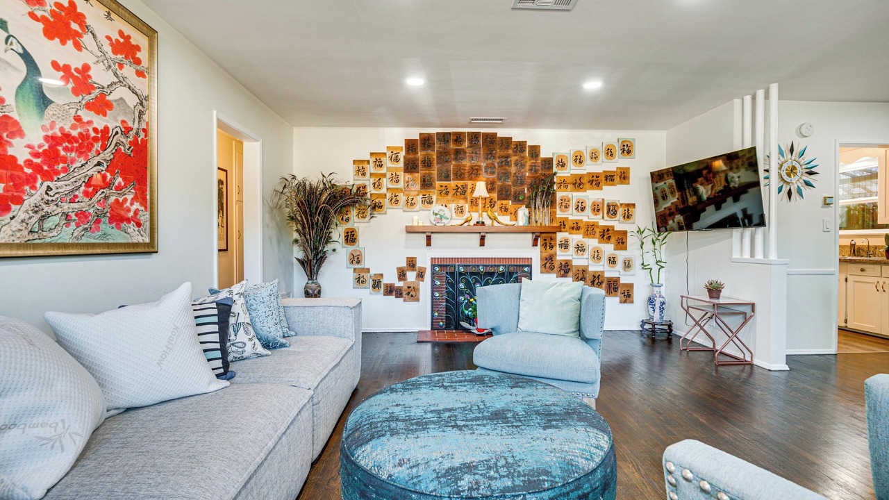 Photo of Livingroom in East Pasadena
