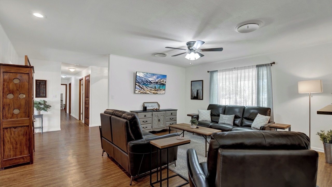Photo of Livingroom in Stonewall