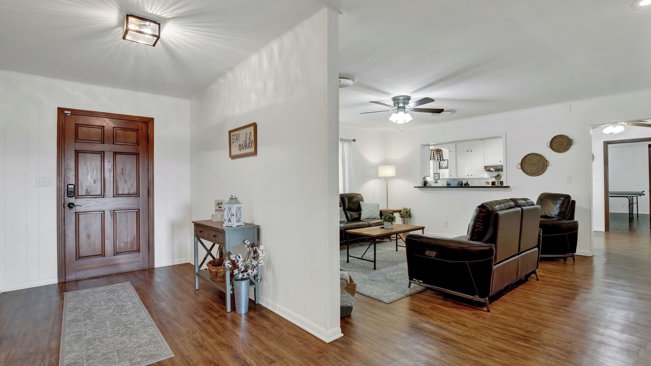 Photo of Livingroom in Stonewall