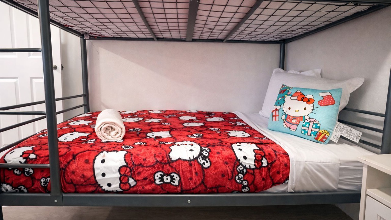 Photo of Bedroom in Oak Ridge