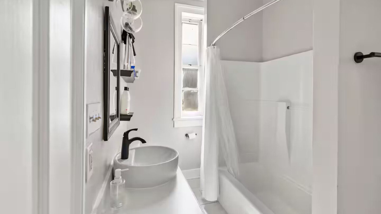 Photo of Bathroom in Jackson Ward