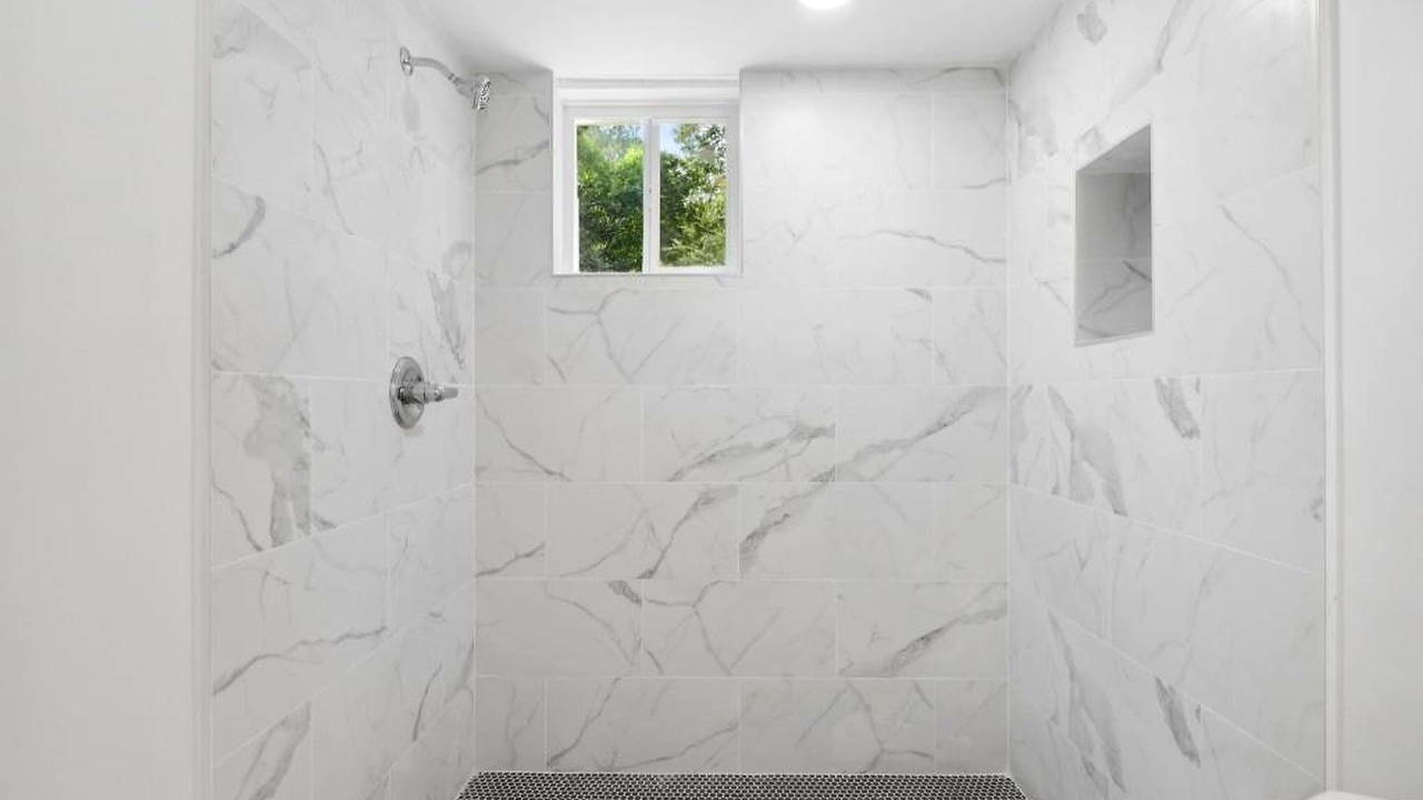 Photo of Bathroom in Collier Heights