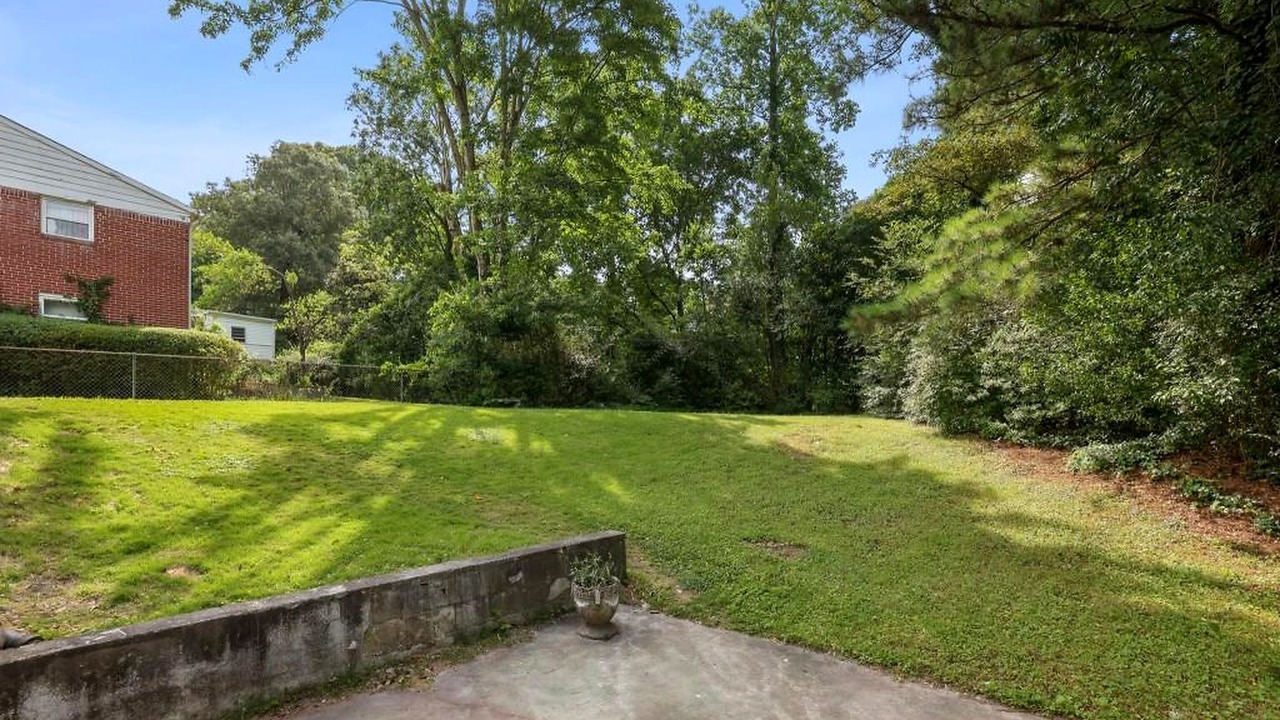 Photo of Outdoor in Collier Heights
