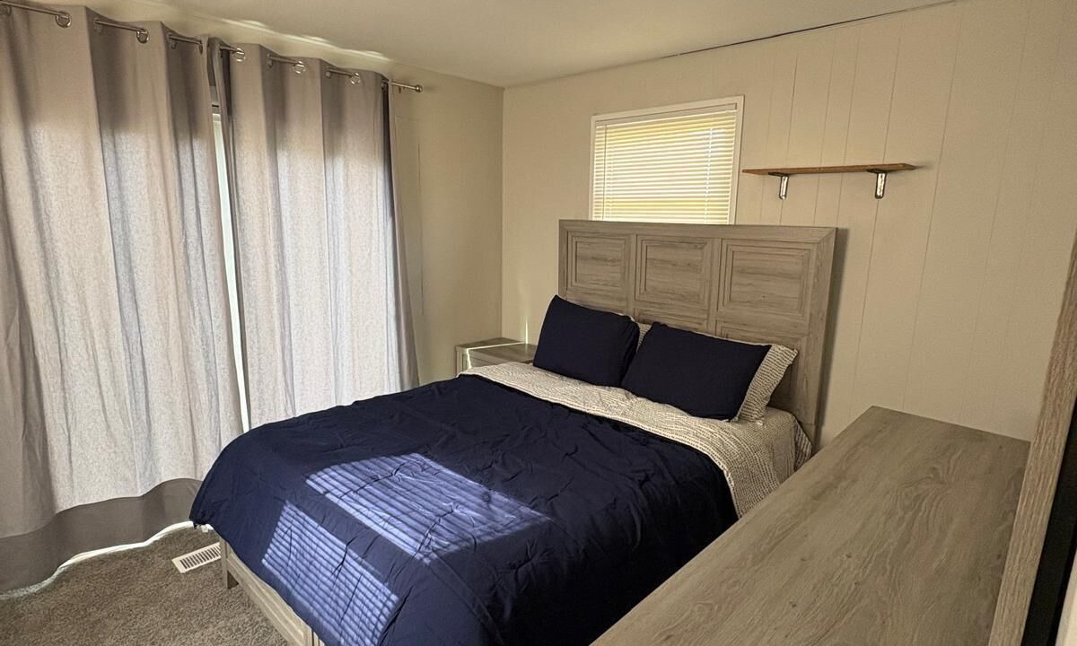 Photo of Bedroom in Dearborn Heights