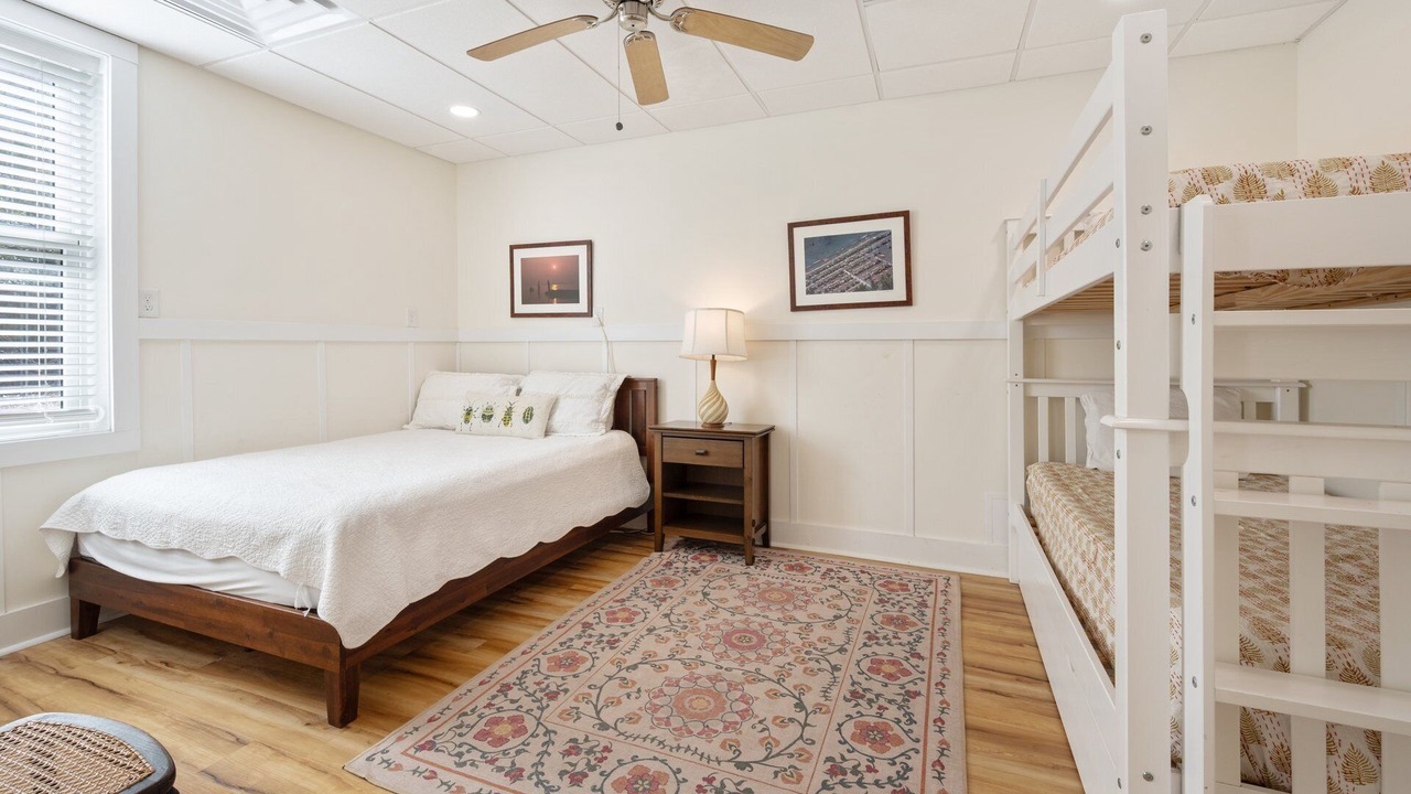 Photo of Bedroom in Debordieu Colony