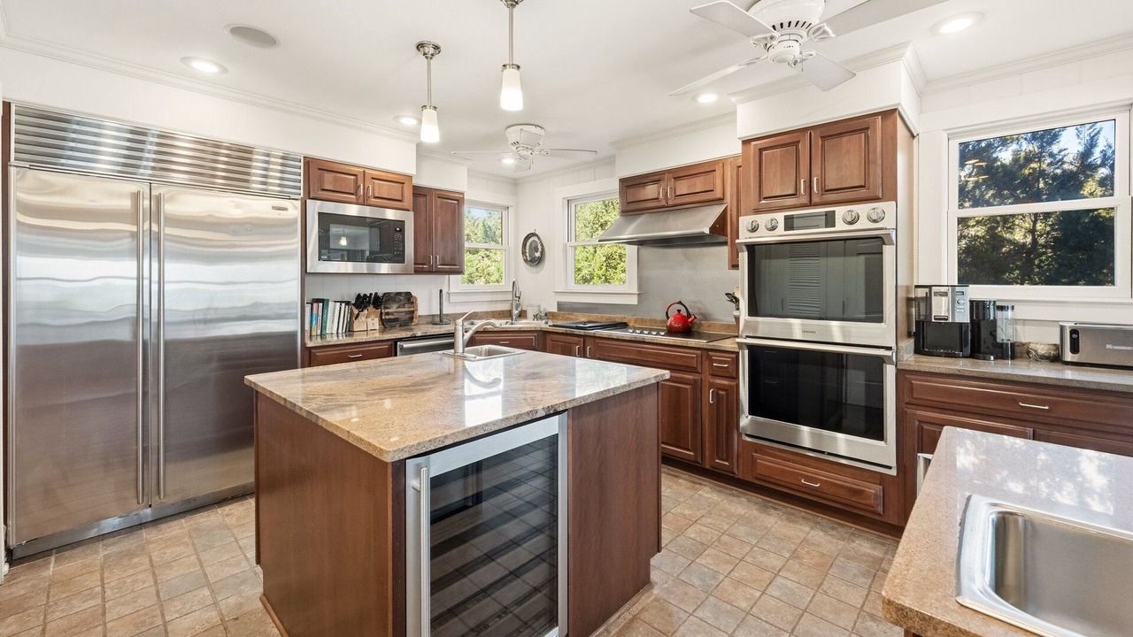 Photo of Kitchen in Debordieu Colony