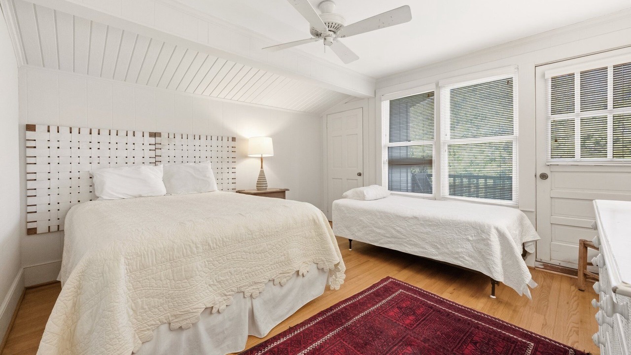 Photo of Bedroom in Debordieu Colony
