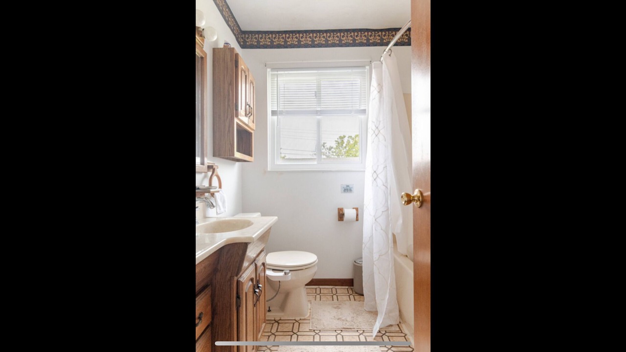 Photo of Bathroom in Garden City