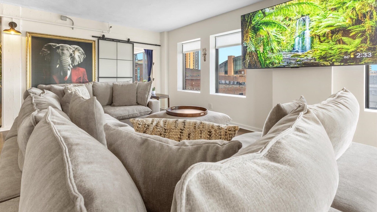 Photo of Livingroom in Wholesale District