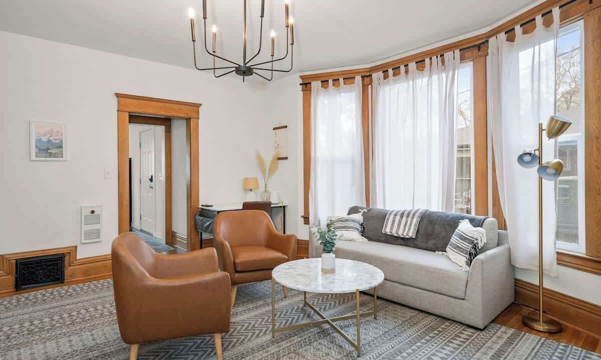 Photo of Livingroom in West Central