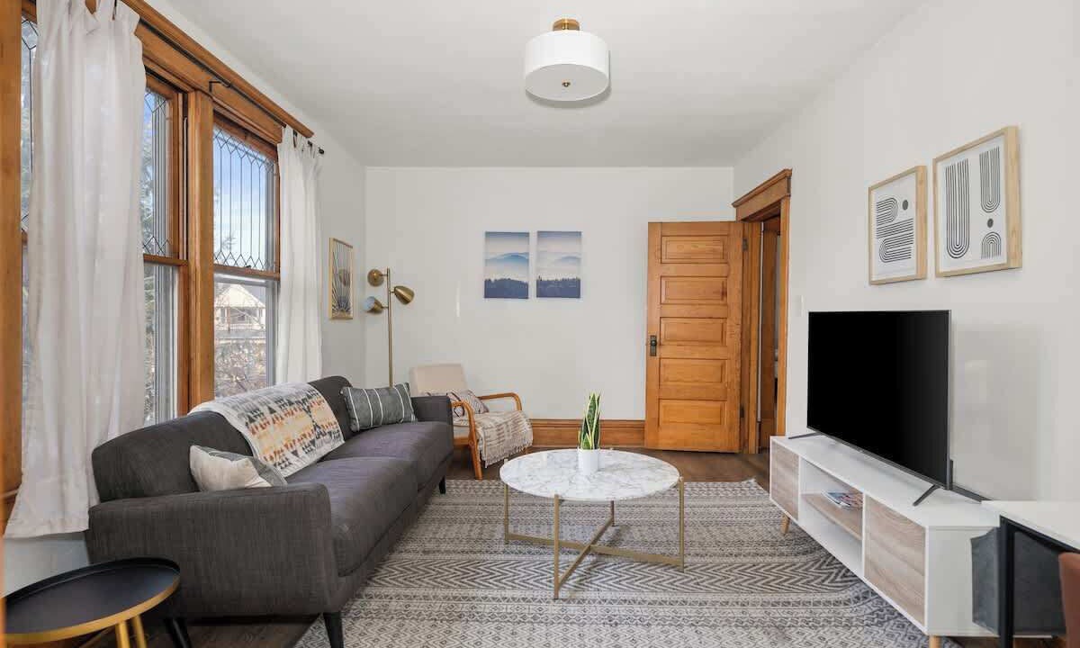 Photo of Livingroom in West Central