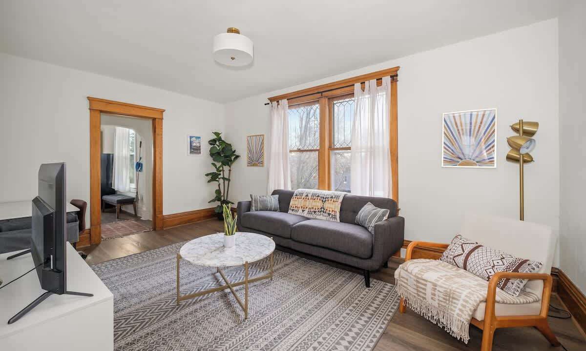 Photo of Livingroom in West Central