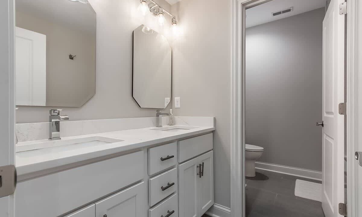 Photo of Bathroom in Downtown Columbus