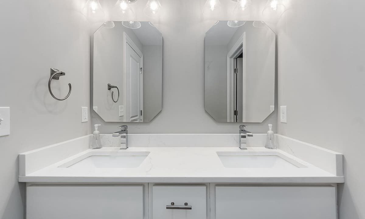 Photo of Bathroom in Downtown Columbus