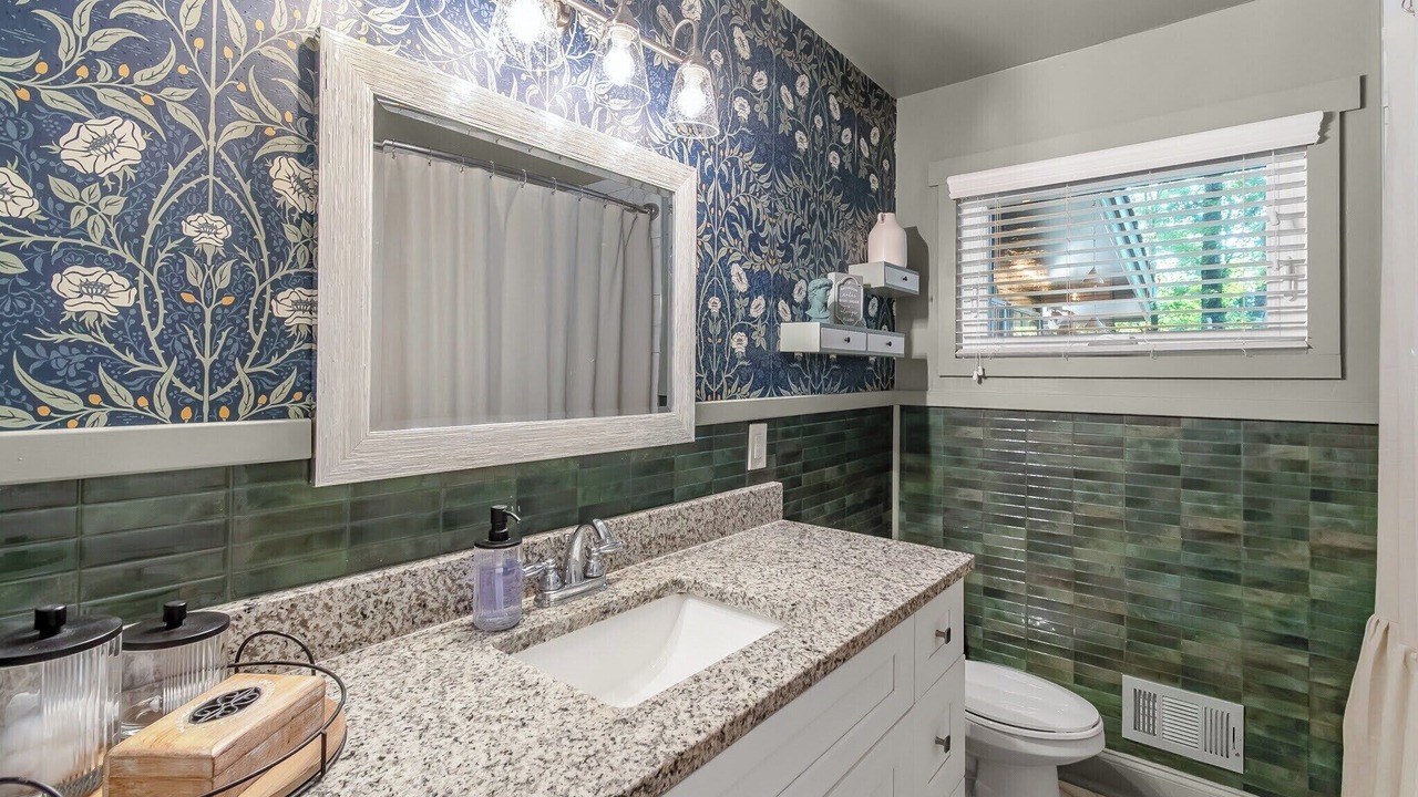 Photo of Bathroom in Starmount