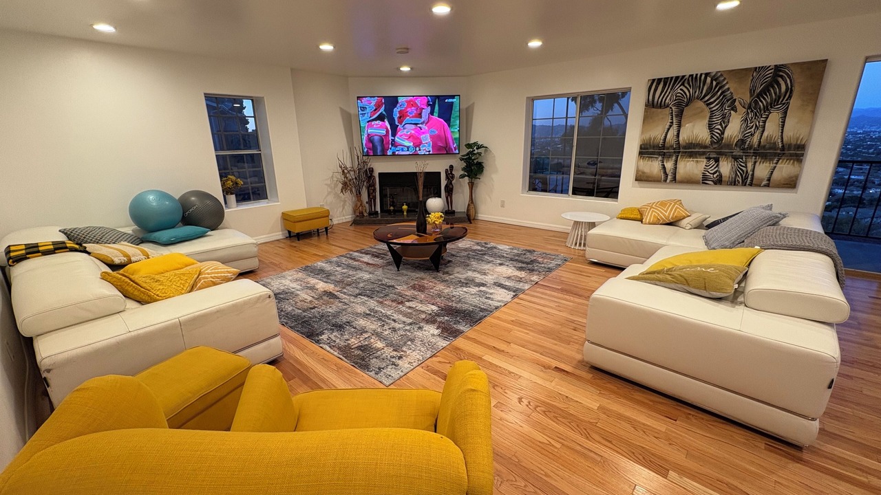Photo of Livingroom in Crenshaw