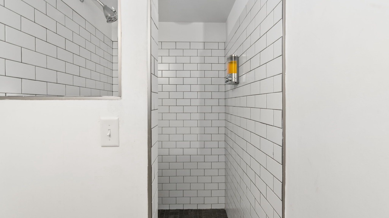 Photo of Bathroom in Monroe Ward