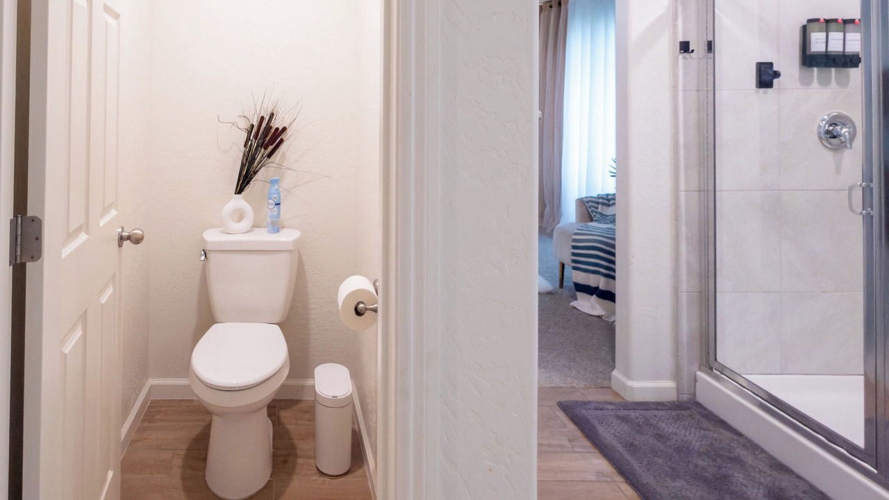 Photo of Bathroom in Raisin