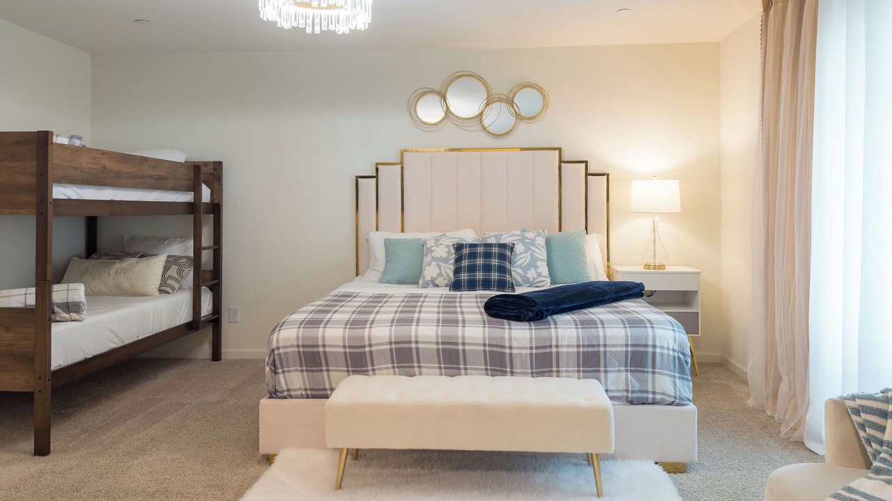 Photo of Bedroom in Raisin