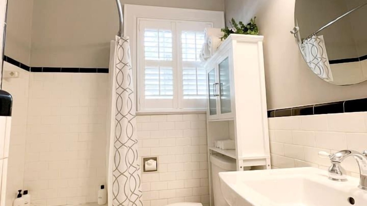 Photo of Bathroom in Plaza Midwood