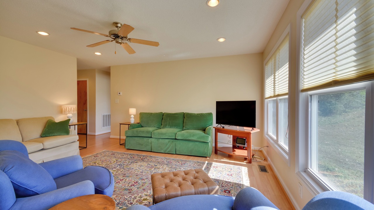 Photo of Livingroom in Lexington