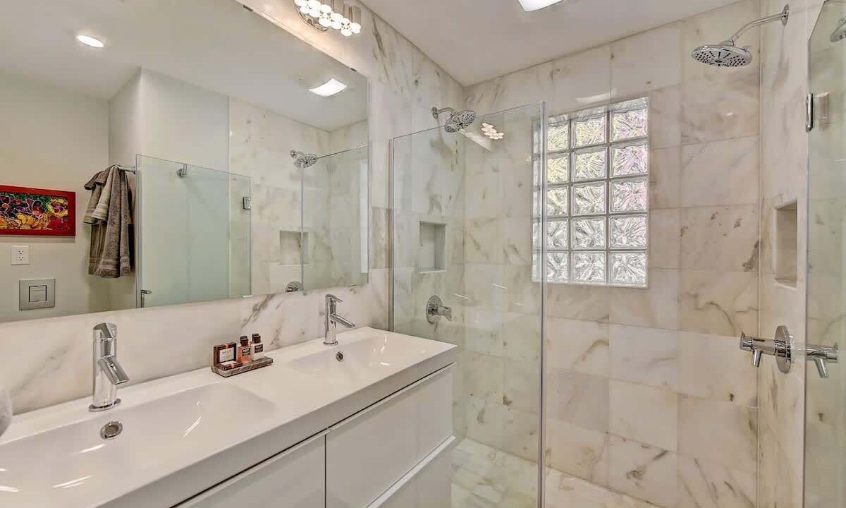 Photo of Bathroom in Cherry