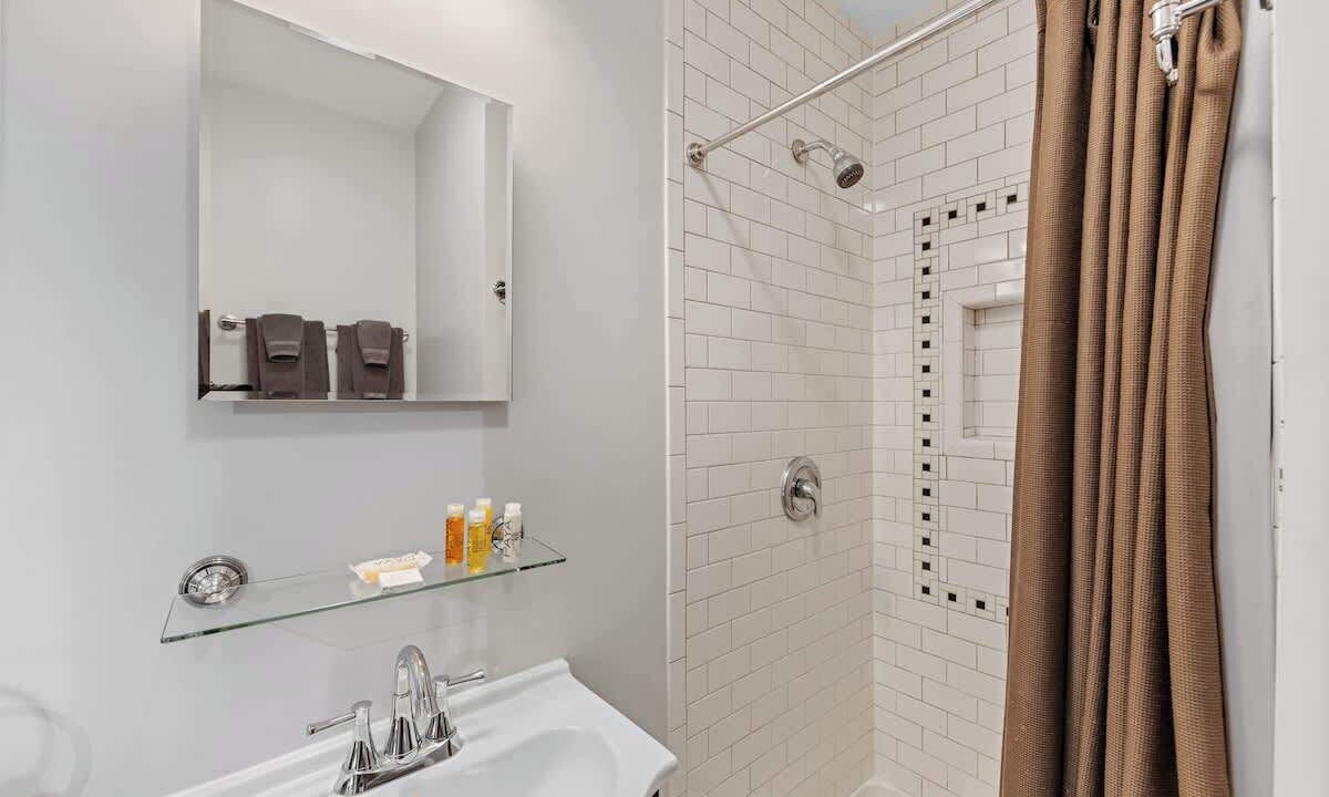 Photo of Bathroom in Cherry