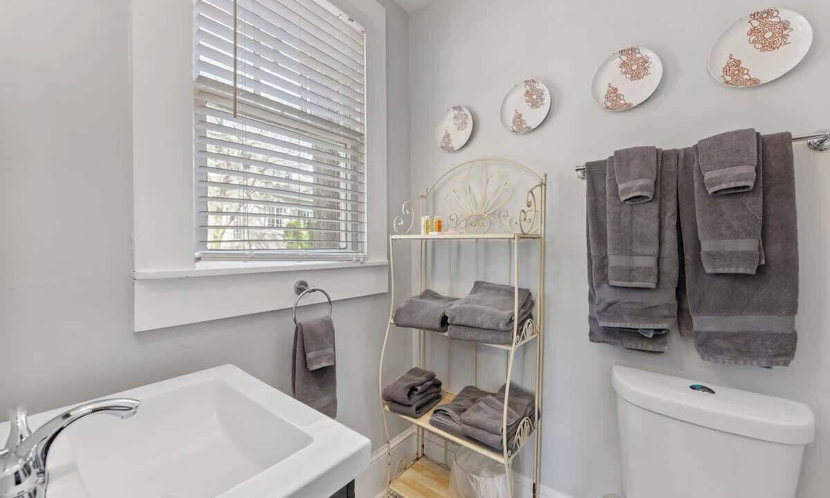 Photo of Bathroom in Cherry