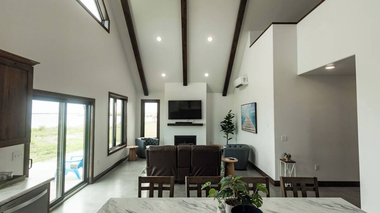 Photo of Livingroom in McIntosh County
