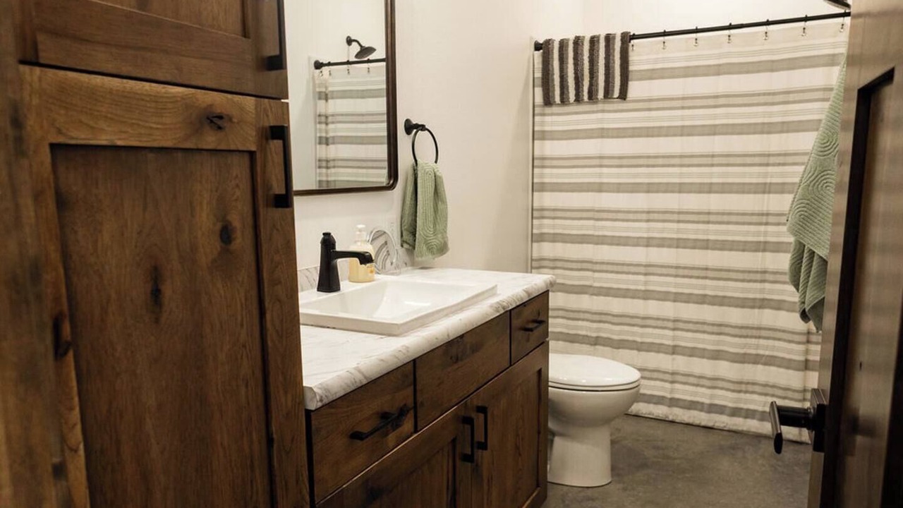 Photo of Bathroom in McIntosh County