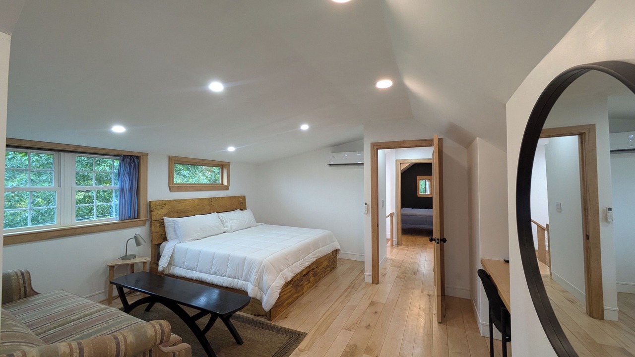 Photo of Bedroom in Benton