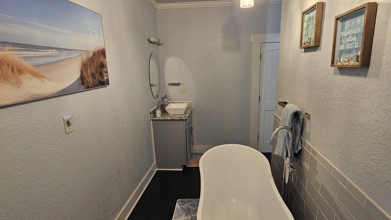 Photo of Bathroom in Bates