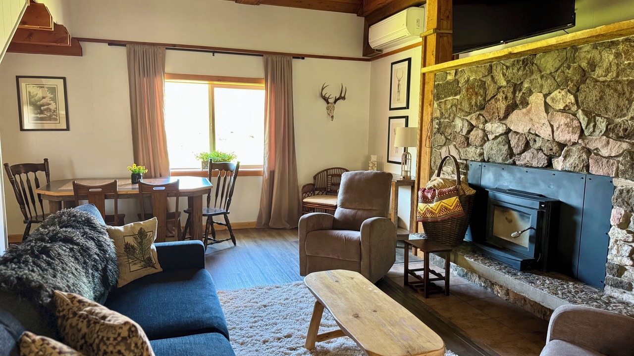 Photo of Livingroom in Salmon