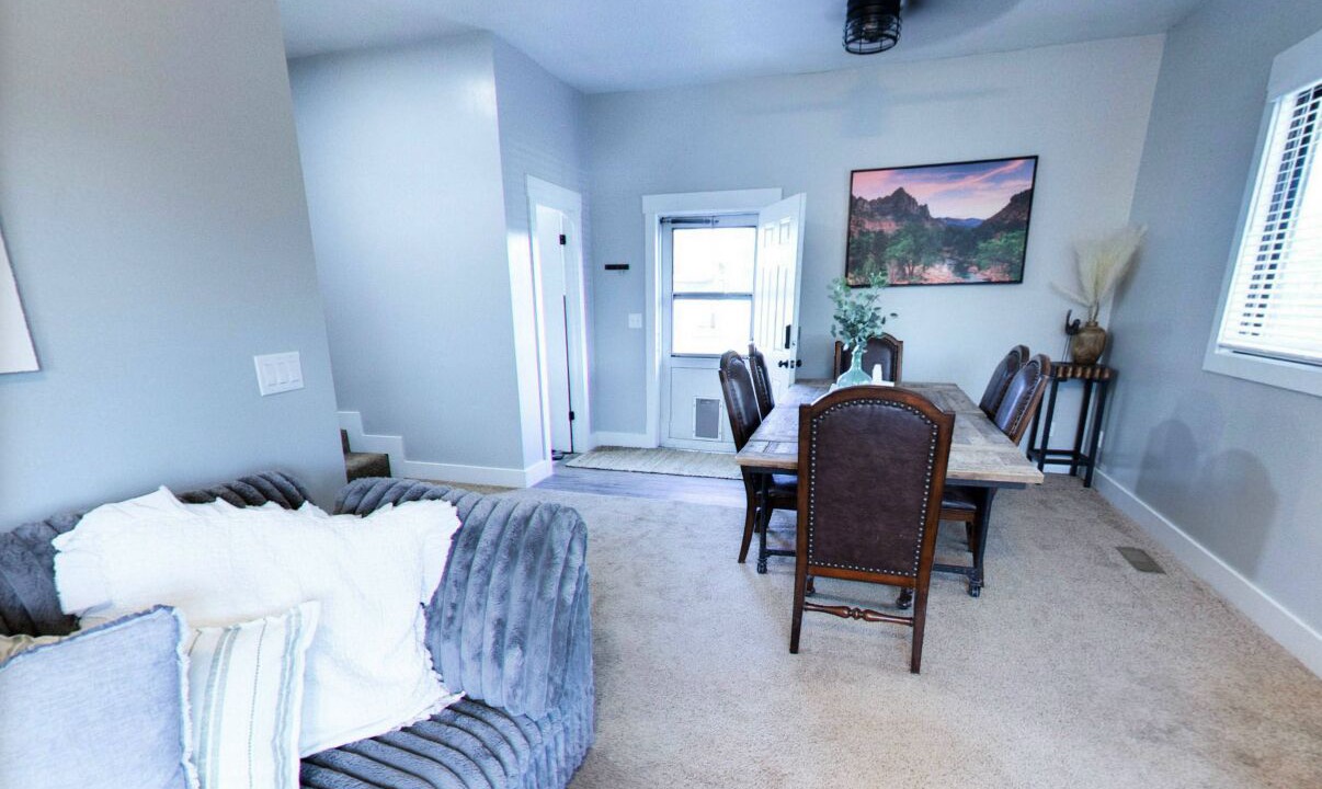 Photo of Livingroom in Vernal