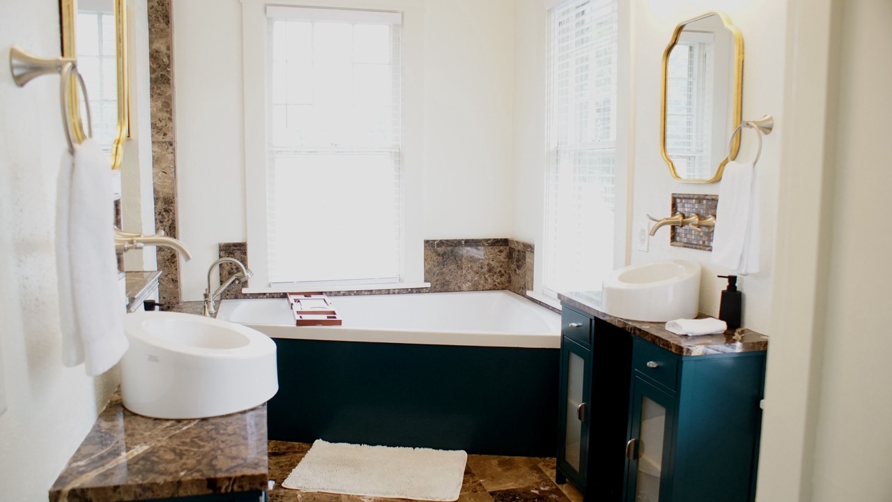 Photo of Bathroom in Crosstown