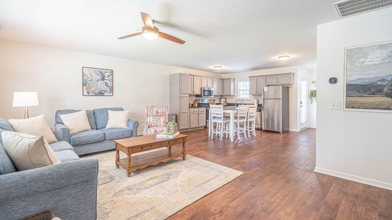 Photo of Livingroom in Statesboro
