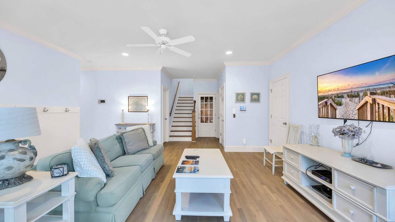 Photo of Livingroom in Debordieu Colony
