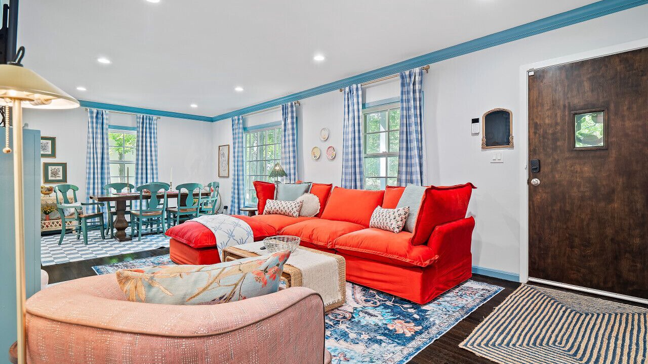 Photo of Livingroom in Moreland Hills
